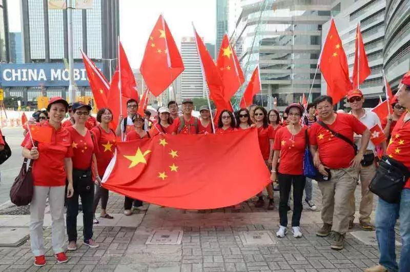 救援可爱的狮子